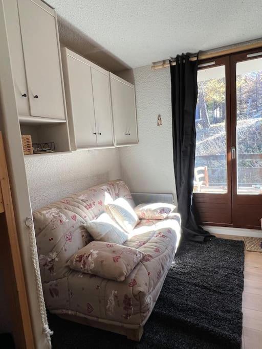 Apartment 1850 *