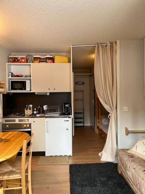 Apartment 1850 *